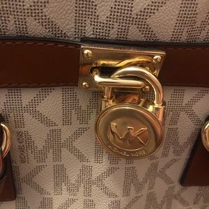 Micheal Kors Purse